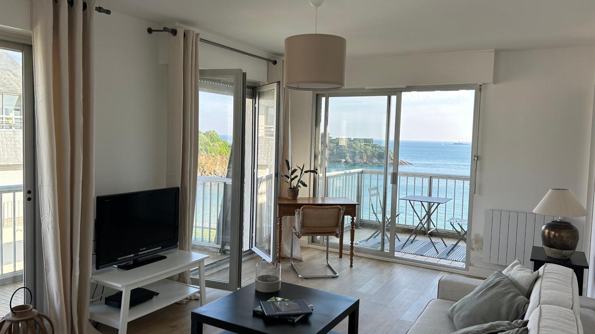 Appartement Pied Dans L'Eau - La Comtesse サン・ケ・ポルトリユー エクステリア 写真